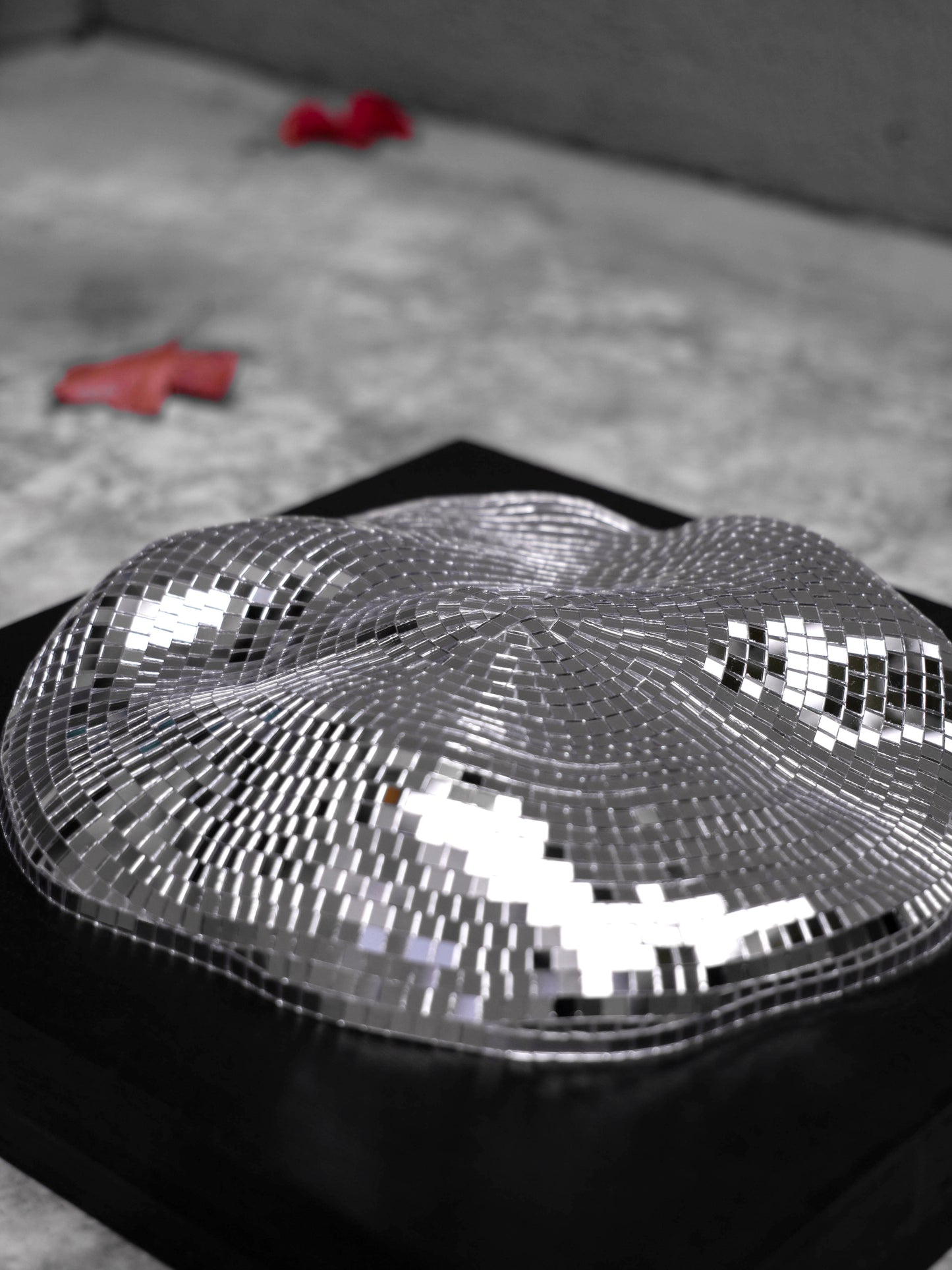 Event horizon / white hole #1