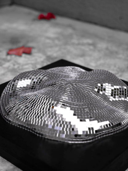 Event horizon / white hole #1