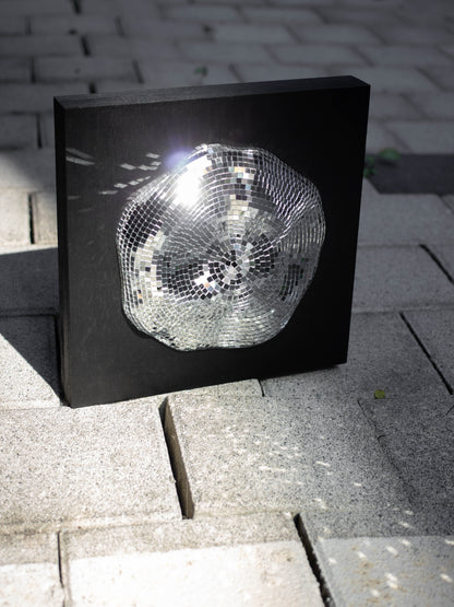 Event horizon / white hole #2